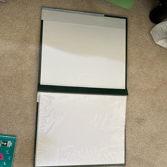 NEW: 2 scrapbooks, 4 kits of jumbo cut-out scrapbook pages and free paper pizazz - Picture 15 of 16